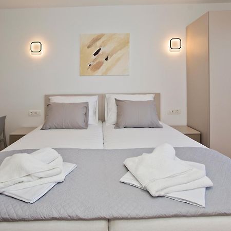 Luka'S Lodge Guesthouse & Hostel Hvar Town Dış mekan fotoğraf