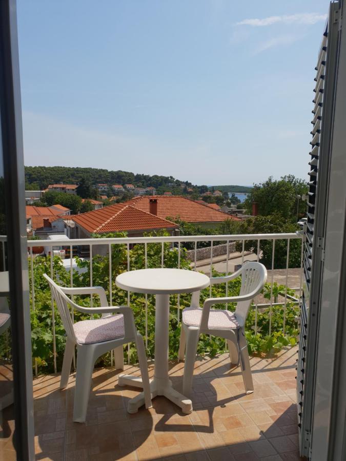 Luka'S Lodge Guesthouse & Hostel Hvar Town Dış mekan fotoğraf