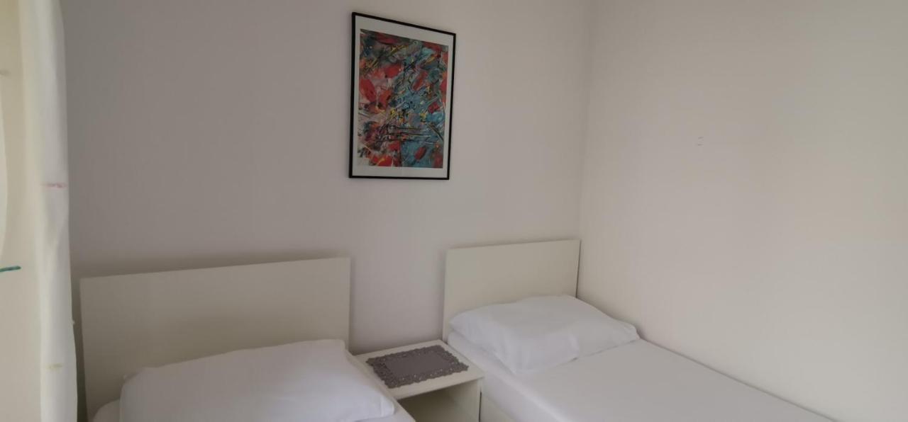Luka'S Lodge Guesthouse & Hostel Hvar Town Dış mekan fotoğraf