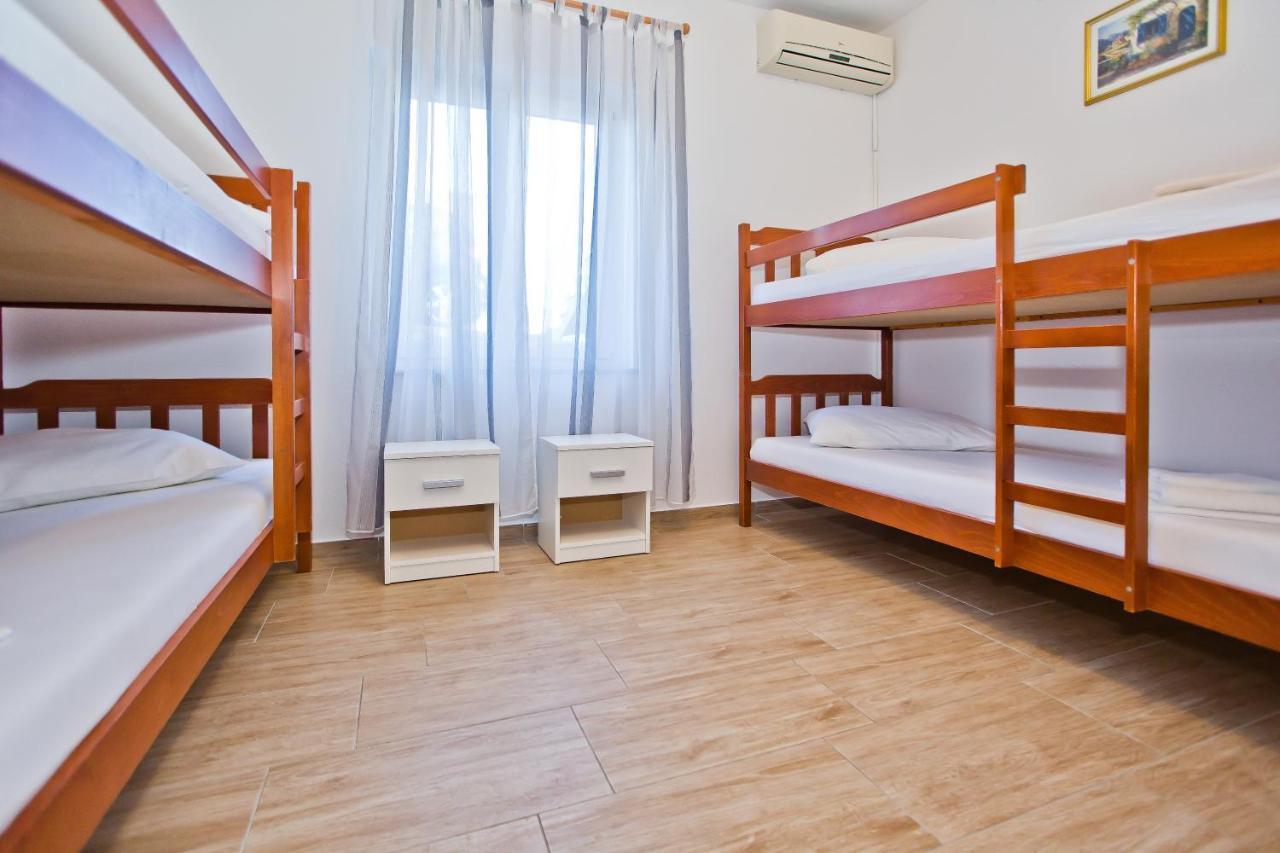 Luka'S Lodge Guesthouse & Hostel Hvar Town Dış mekan fotoğraf