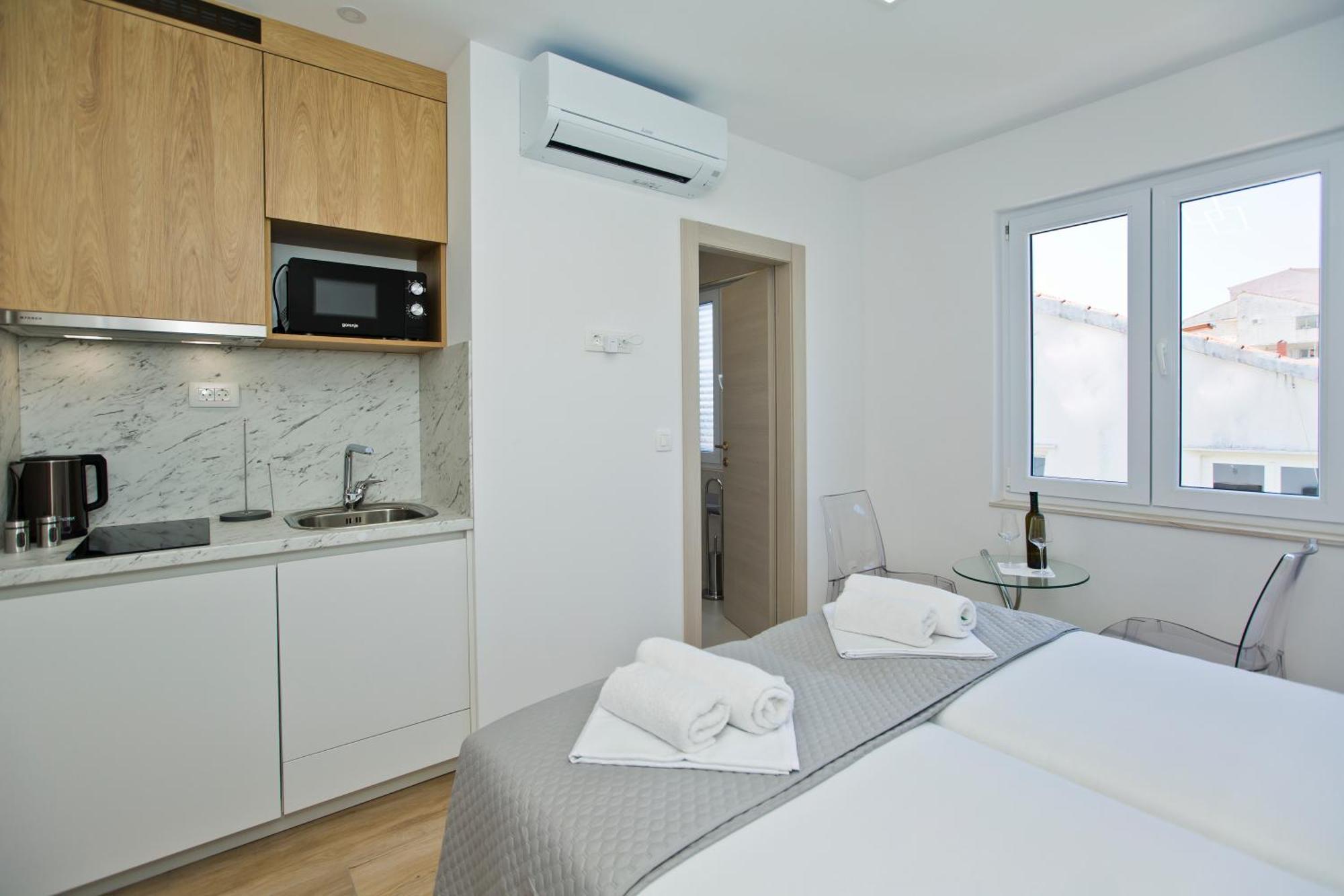 Luka'S Lodge Guesthouse & Hostel Hvar Town Dış mekan fotoğraf